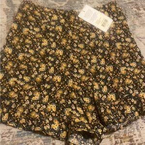 Sezane Shorts size 6 NWT